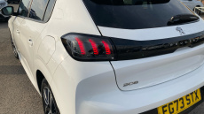 Peugeot 208 1.2 PureTech 100 Allure Premium + 5dr Petrol Hatchback